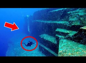 This Mysterious Ancient Underwater Quarry Should NOT Exist | The Yonaguni Monument